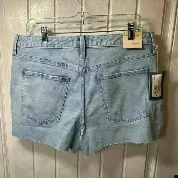 Universal Thread Women’s NWT High Rise Shortie Shorts size 14 - Picture 2 of 5